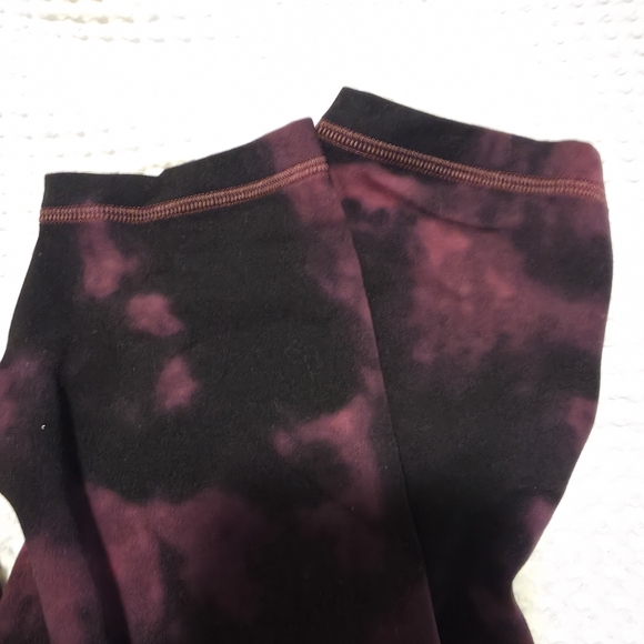 CRZ YOGA Butterlift Workout Leggings 25" In Burgundy Tie Dye- Size M(Tag Cutoff) - Picture 6 of 7